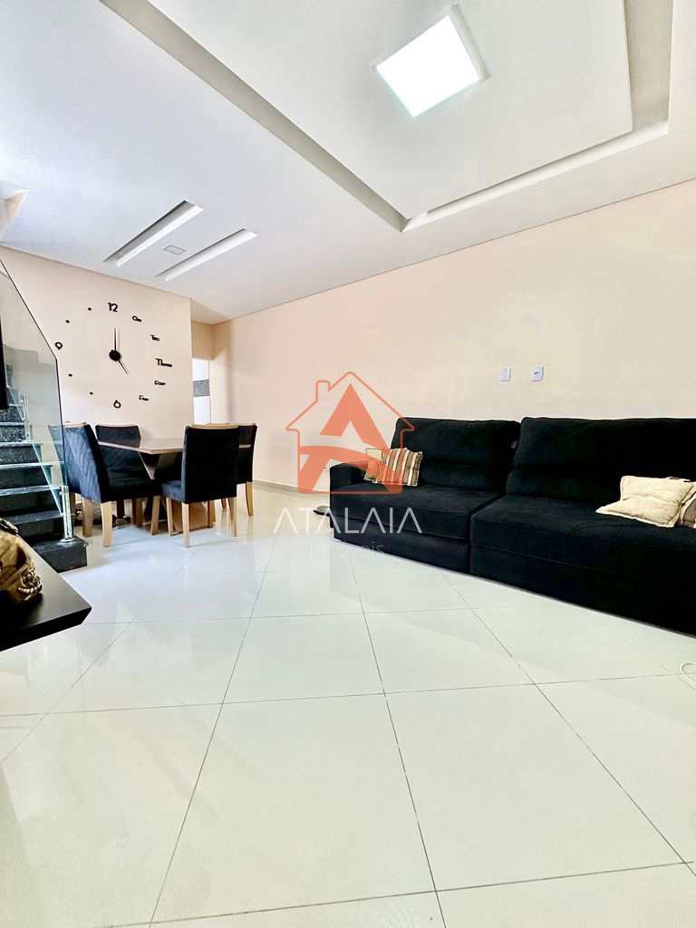 Casa em Praia Grande, no bairro Mirim