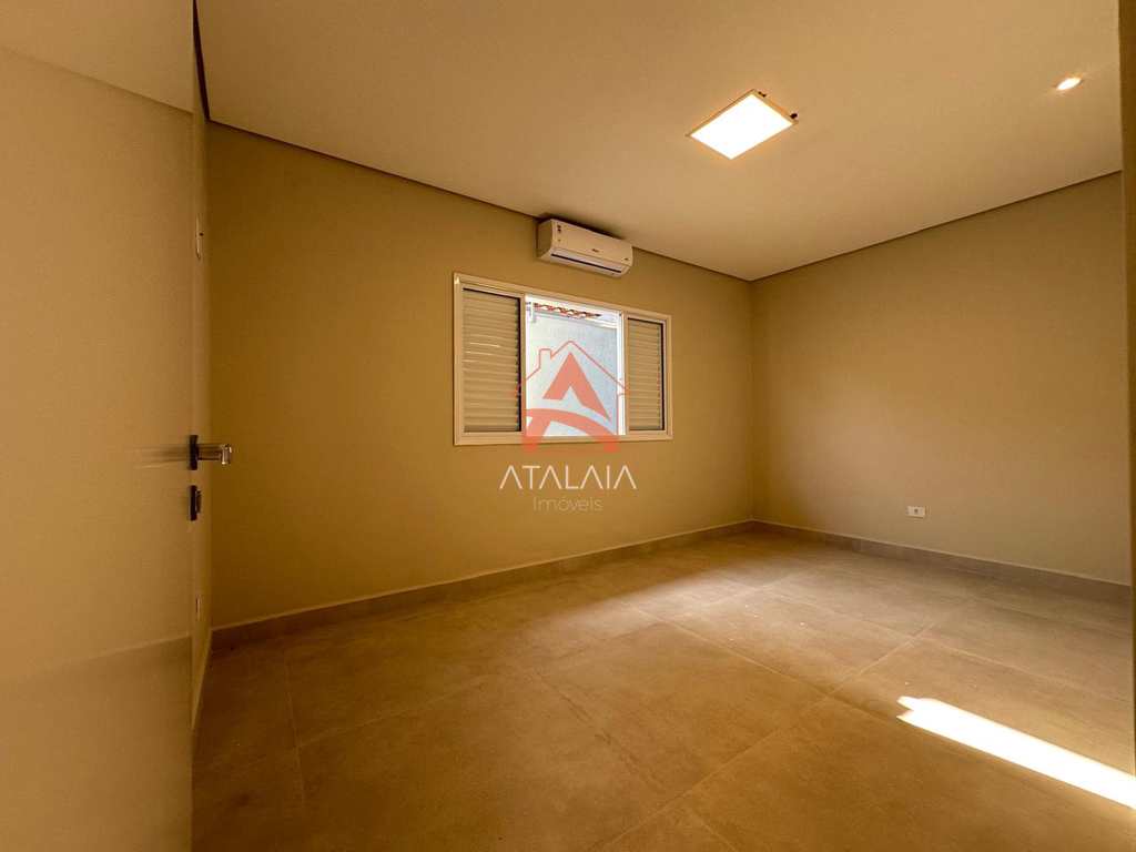 Casa em Praia Grande, no bairro Solemar