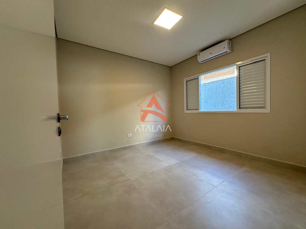 Casa em Praia Grande, no bairro Solemar
