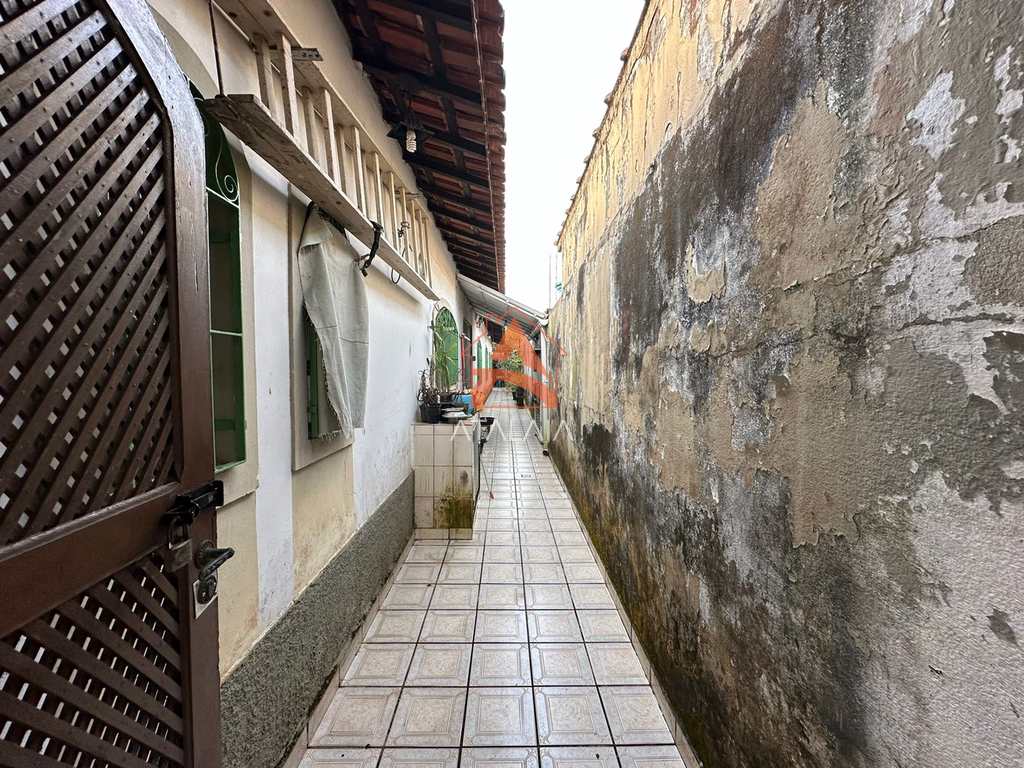 Casa em Praia Grande, no bairro Real