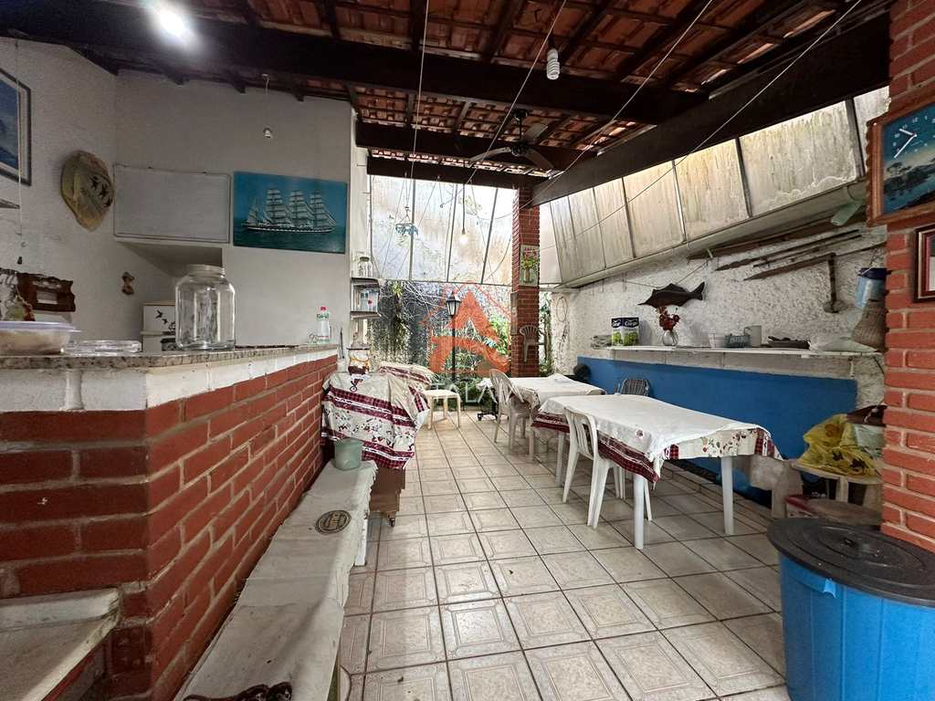Casa em Praia Grande, no bairro Real