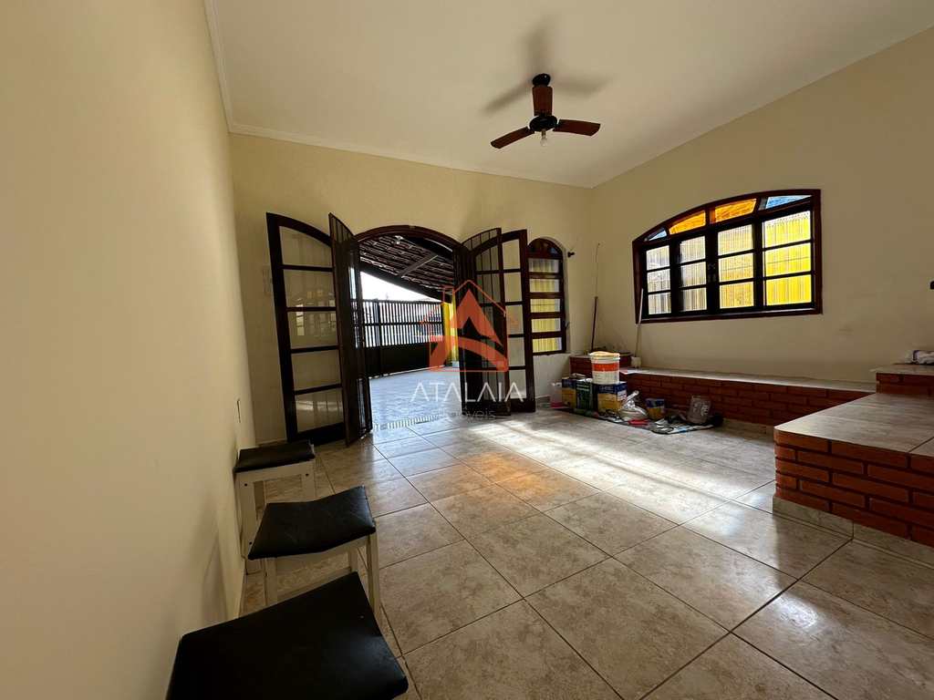 Casa em Praia Grande, no bairro Caiçara