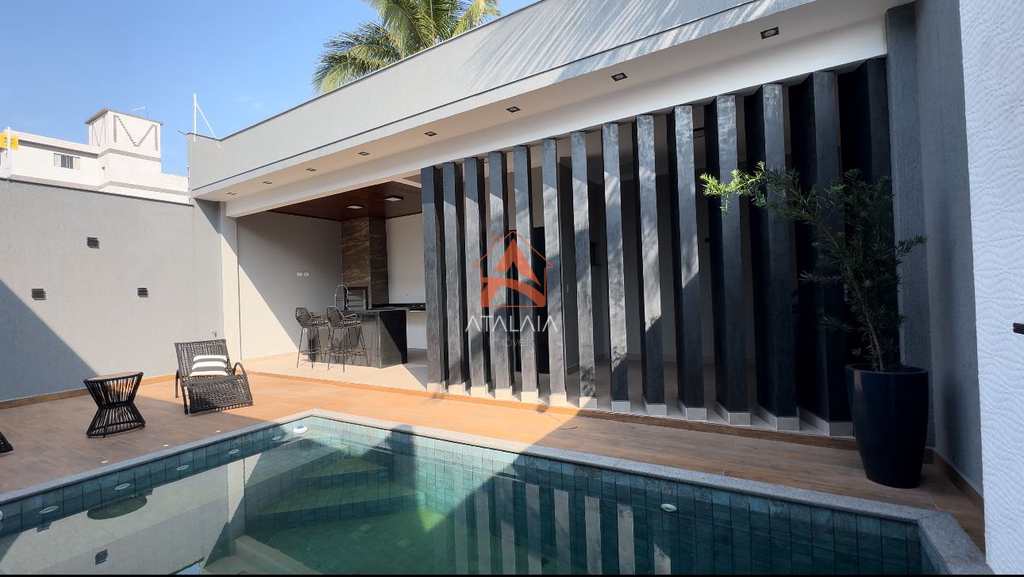 Casa em Praia Grande, no bairro Maracanã