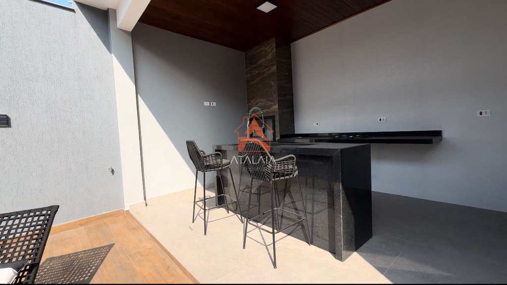 Casa em Praia Grande, no bairro Maracanã