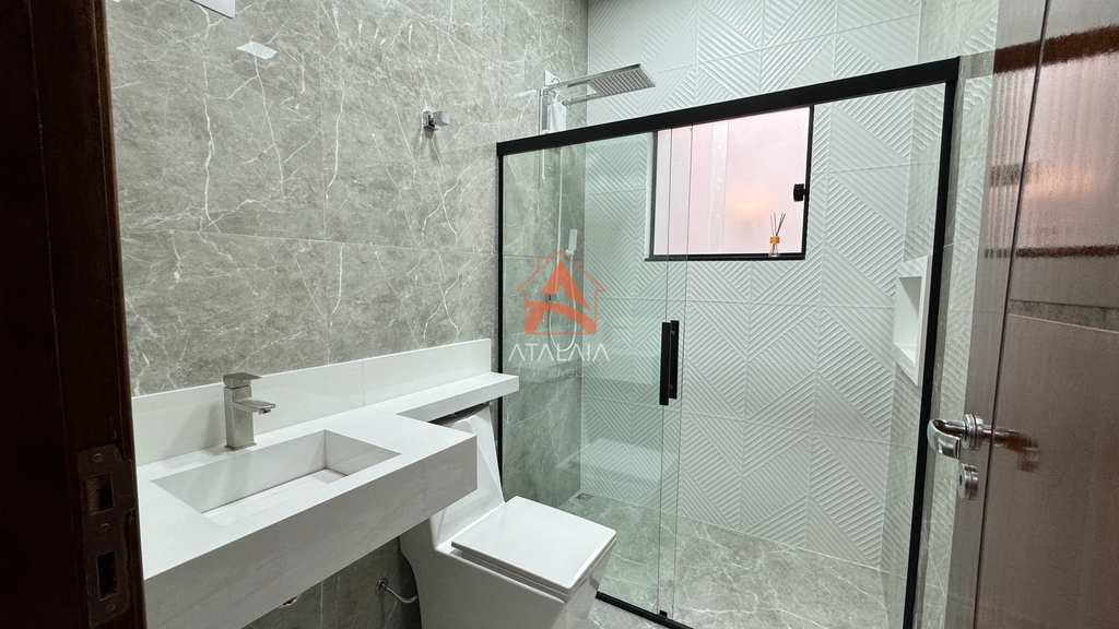 Casa em Praia Grande, no bairro Maracanã