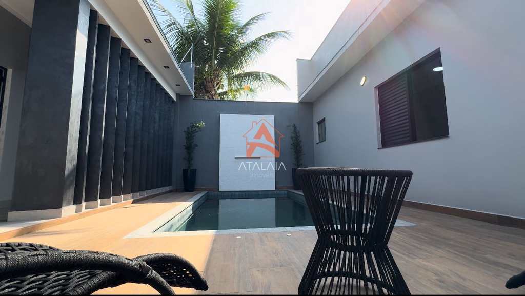 Casa em Praia Grande, no bairro Maracanã