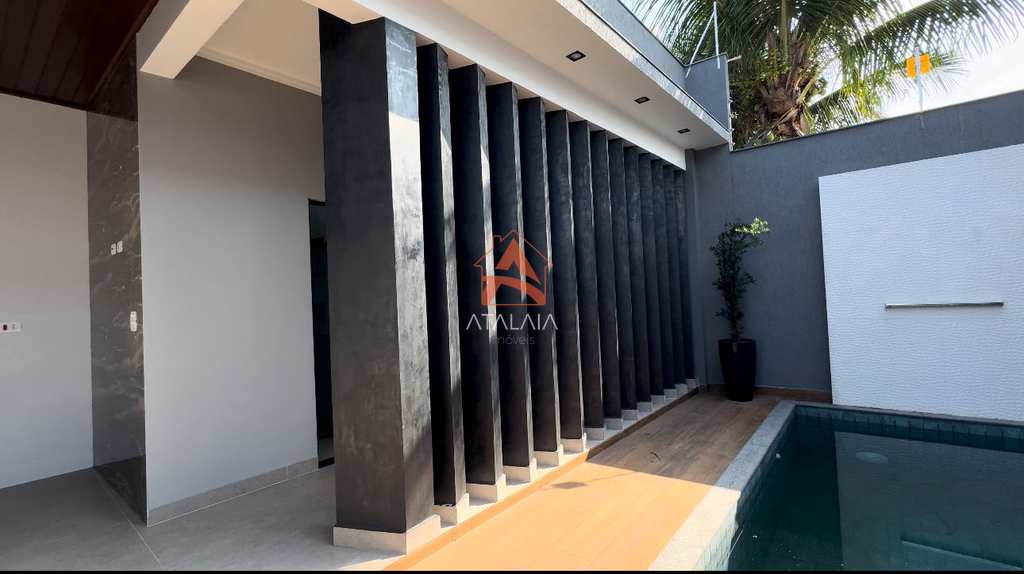 Casa em Praia Grande, no bairro Maracanã