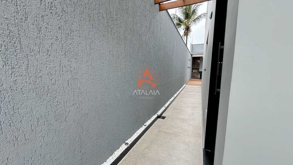Casa em Praia Grande, no bairro Maracanã