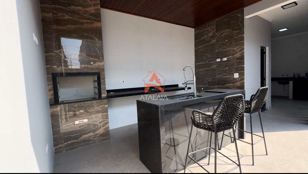 Casa em Praia Grande, no bairro Maracanã