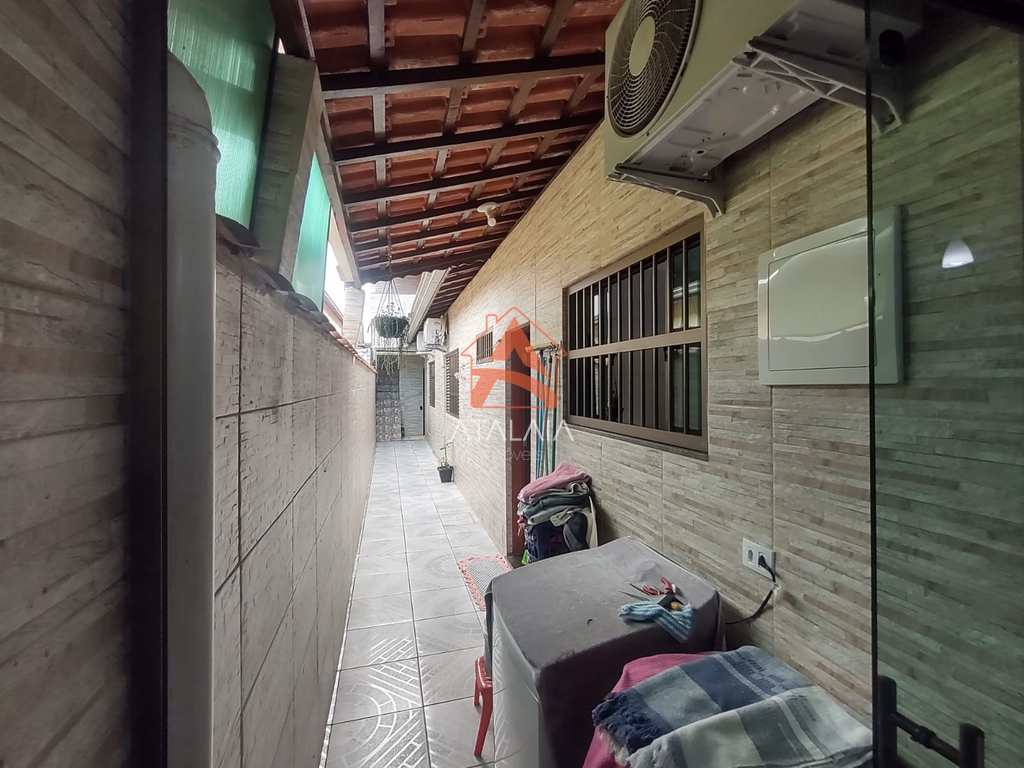 Casa em Praia Grande, no bairro Real