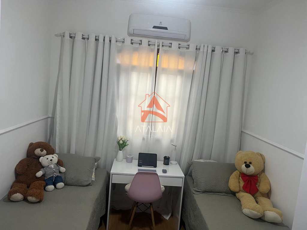 Casa em Praia Grande, no bairro Canto do Forte