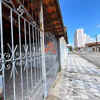 Casa em Praia Grande, bairro Caiçara