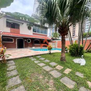 Sobrado em Praia Grande, bairro Flórida