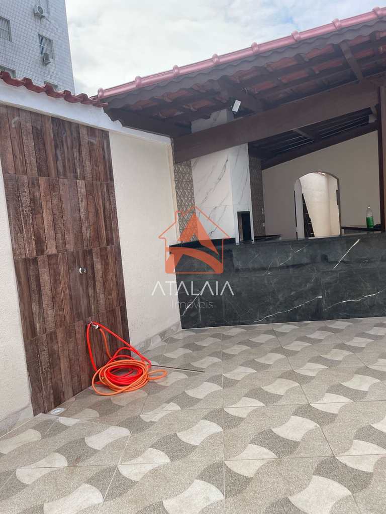 Casa em Praia Grande, no bairro Caiçara