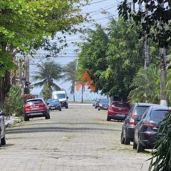 Casa em Praia Grande, bairro Balneário Maracanã