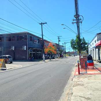 Prédio Comercial em Praia Grande, bairro Nova Mirim