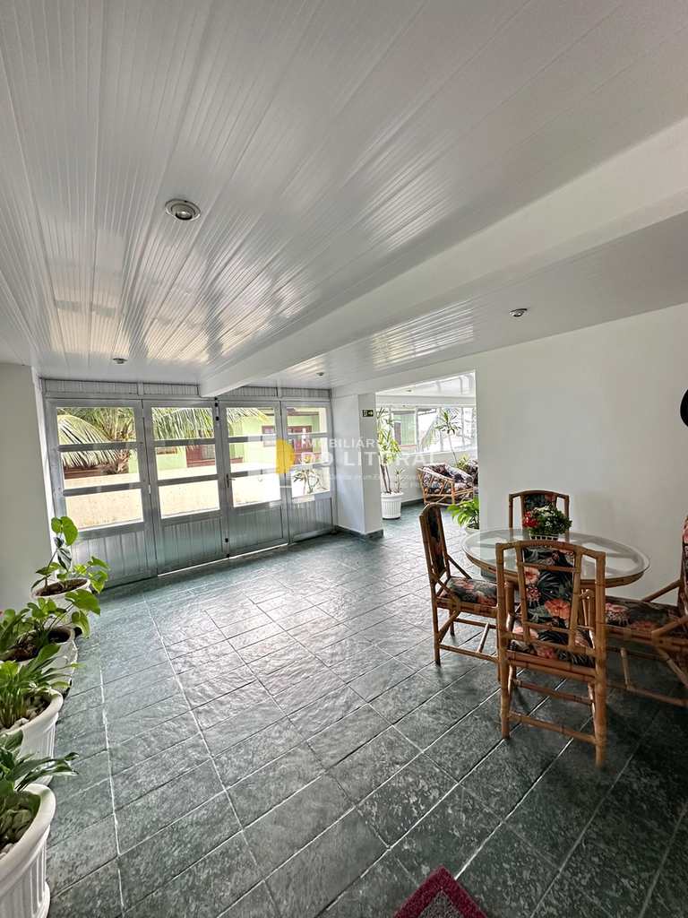 Apartamento em Mongaguá, no bairro Centro
