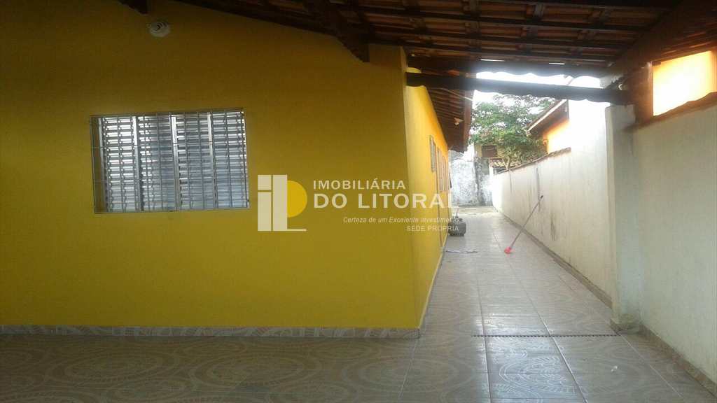 Casa em Mongaguá, no bairro Balneário Plataforma