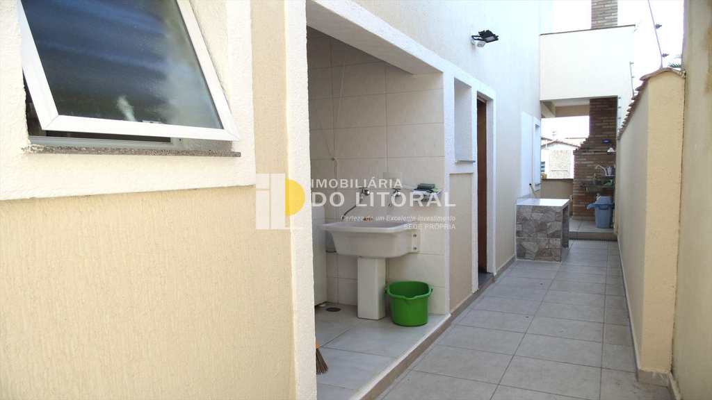 Sobrado em Praia Grande, no bairro Solemar