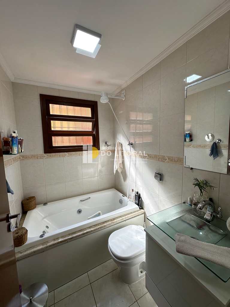 Sobrado em Mongaguá, no bairro Centro