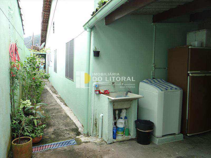 Casa em Mongaguá, no bairro Vera Cruz