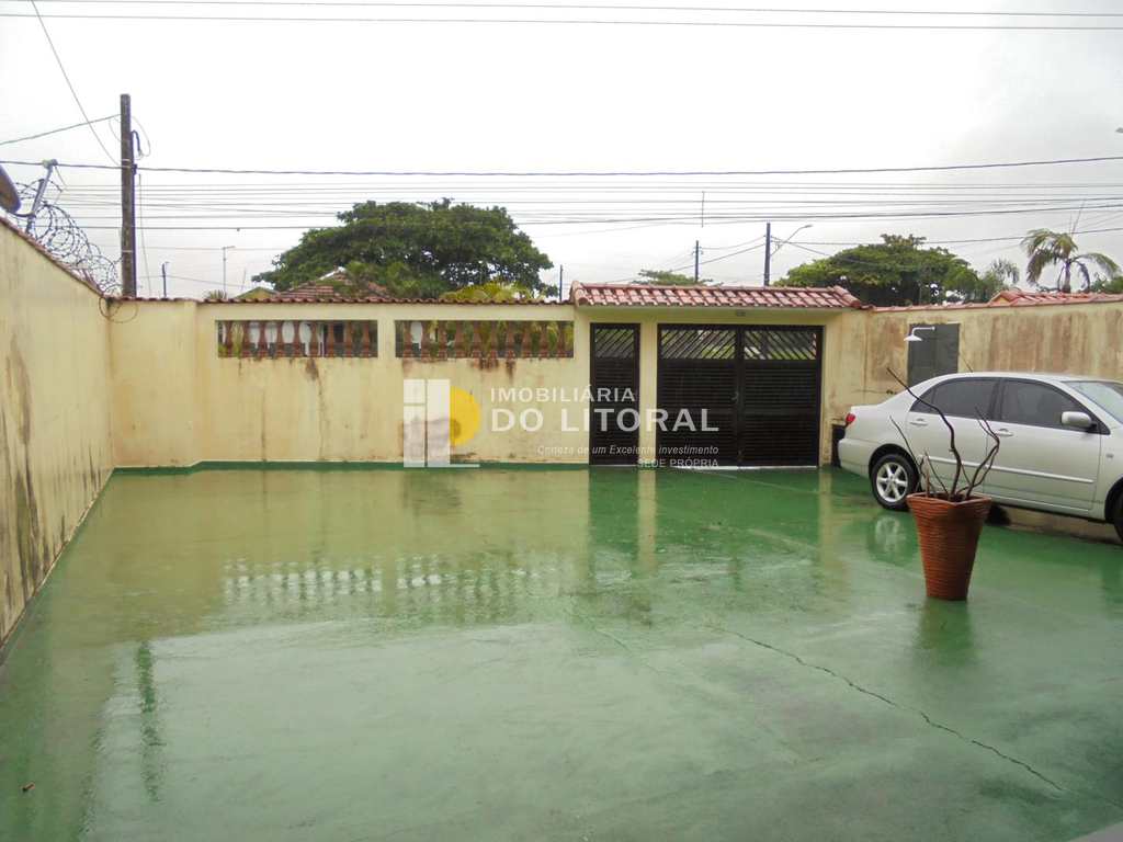 Casa em Mongaguá, no bairro Balneário Itaóca