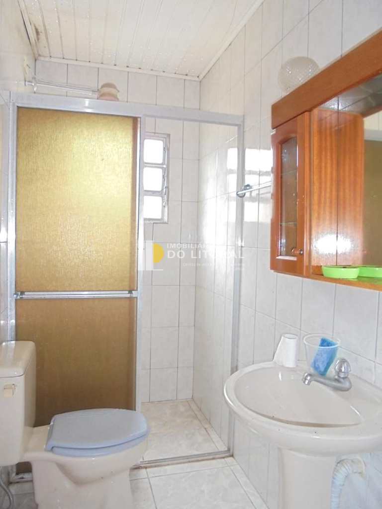 Casa em Mongaguá, no bairro Balneário Itaóca