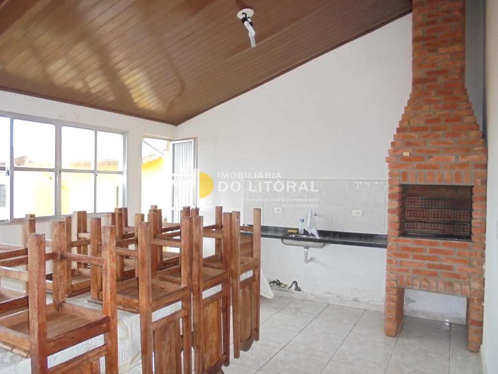Casa em Mongaguá, no bairro Balneário Itaóca