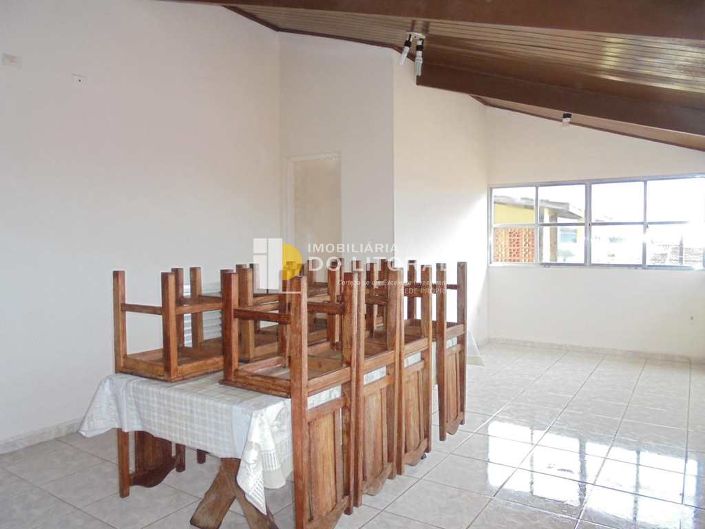 Casa em Mongaguá, no bairro Balneário Itaóca