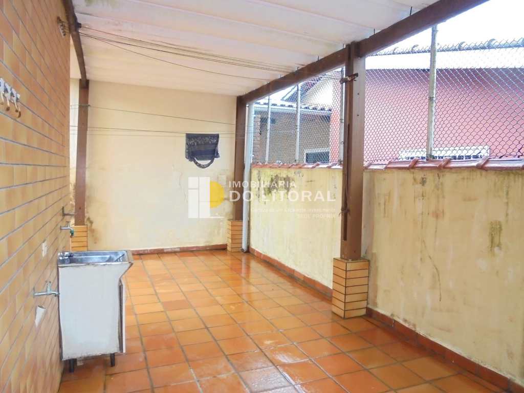 Casa em Mongaguá, no bairro Balneário Itaóca