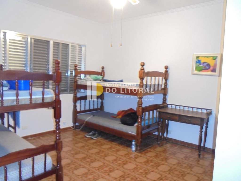 Casa em Mongaguá, no bairro Balneário Itaóca