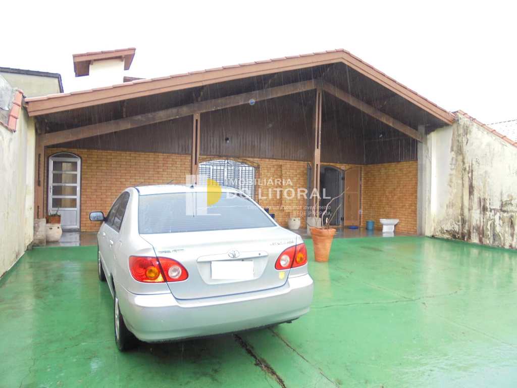 Casa em Mongaguá, no bairro Balneário Itaóca
