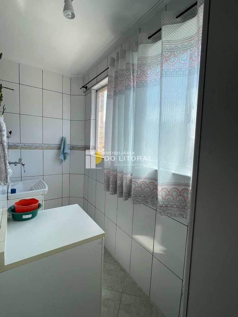 Apartamento em Mongaguá, no bairro Centro