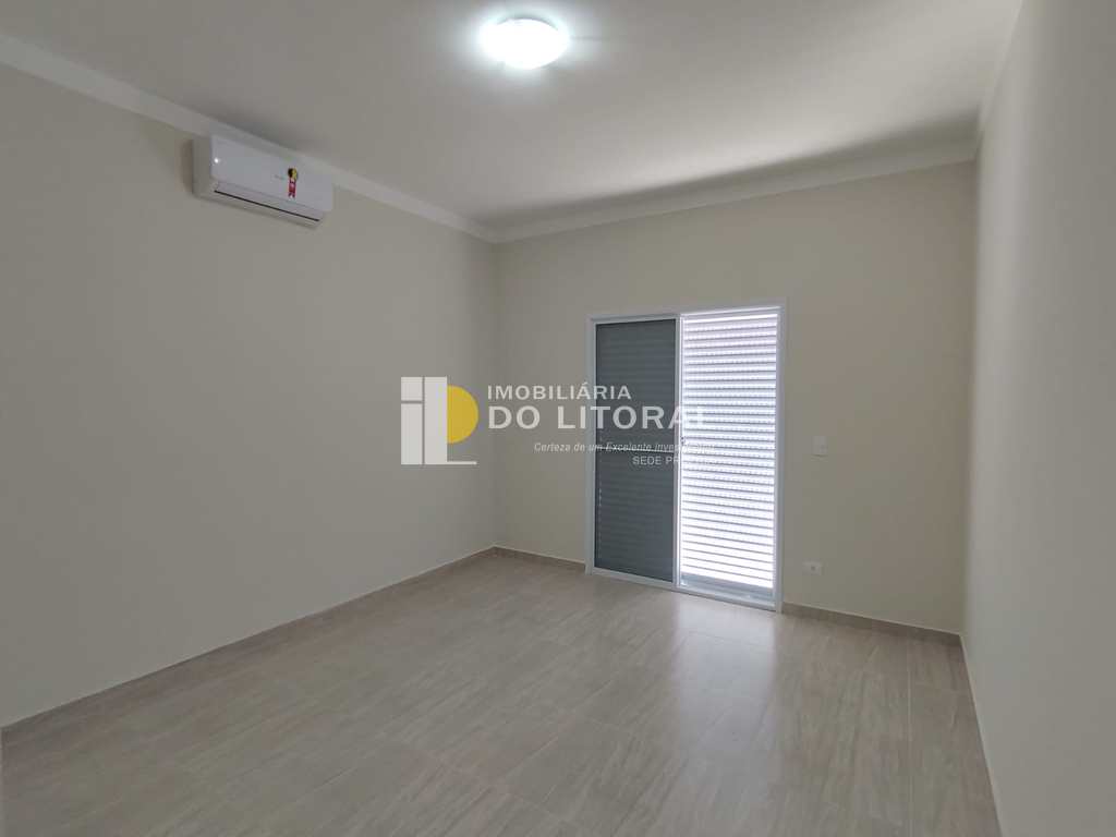 Sobrado em Praia Grande, no bairro Flórida