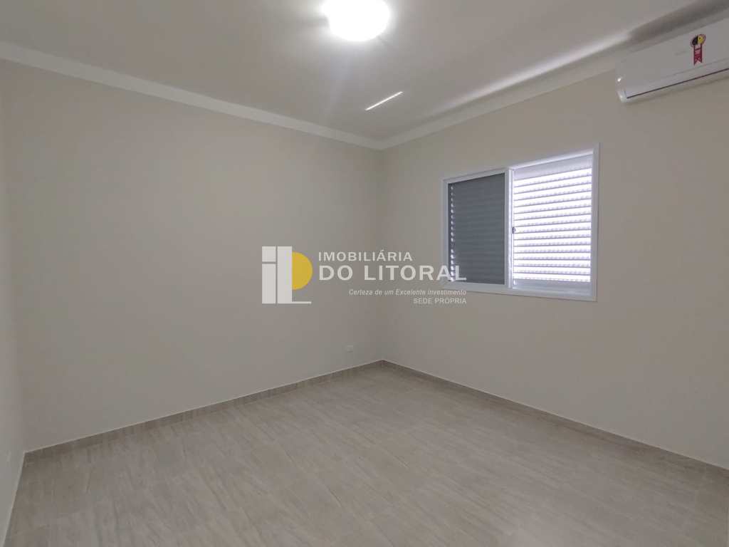 Sobrado em Praia Grande, no bairro Flórida