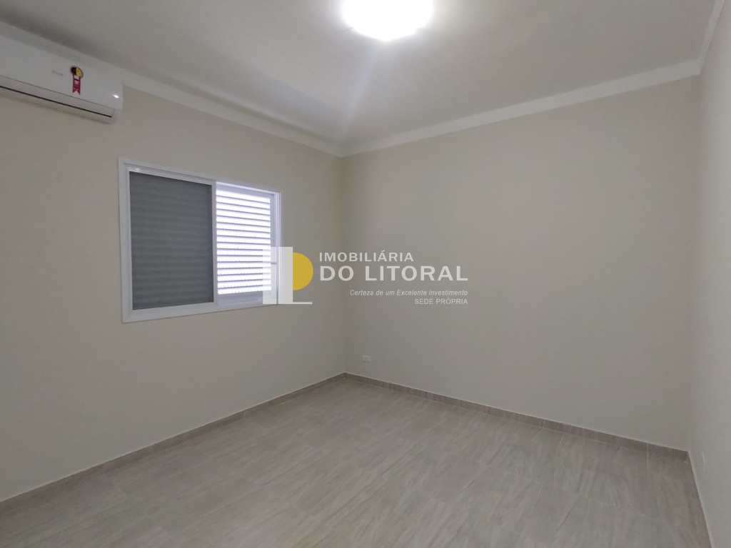Sobrado em Praia Grande, no bairro Flórida