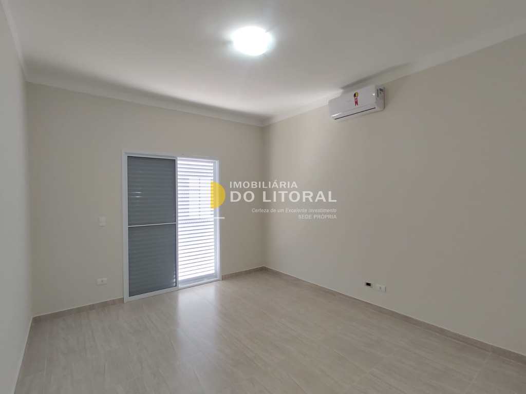 Sobrado em Praia Grande, no bairro Flórida