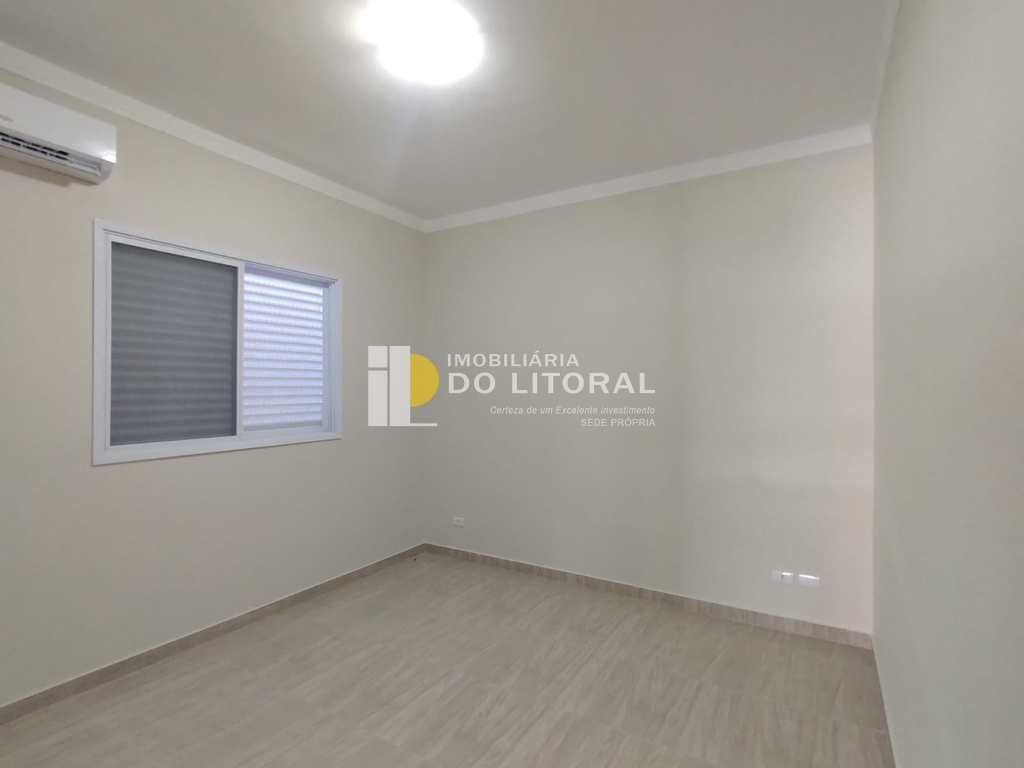 Sobrado em Praia Grande, no bairro Flórida