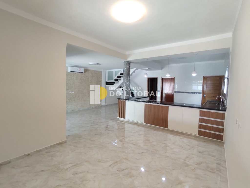 Sobrado em Praia Grande, no bairro Flórida