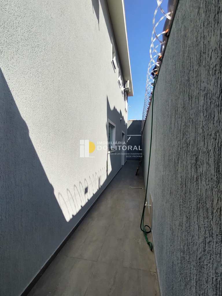 Sobrado em Praia Grande, no bairro Flórida