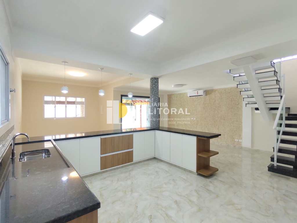 Sobrado em Praia Grande, no bairro Flórida