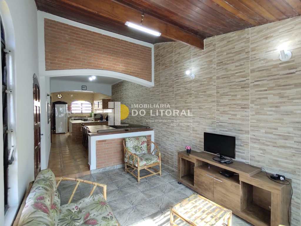 Casa em Mongaguá, no bairro Balneário Itaóca