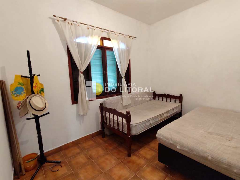 Casa em Mongaguá, no bairro Balneário Itaóca