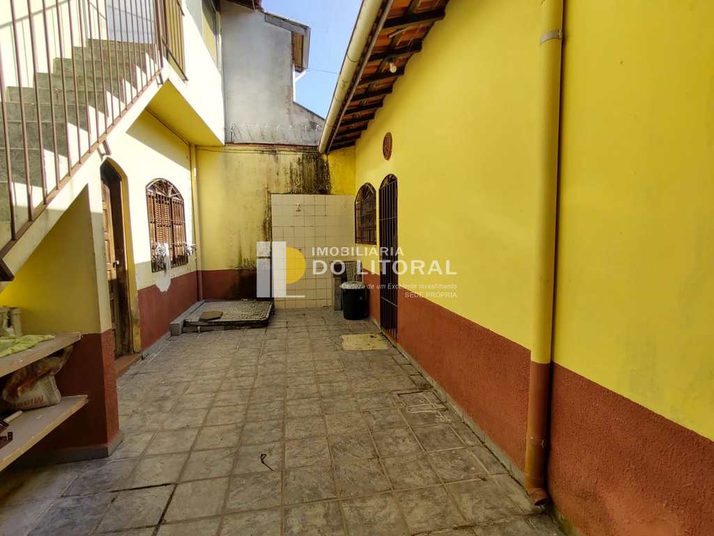 Casa em Mongaguá, no bairro Balneário Itaóca