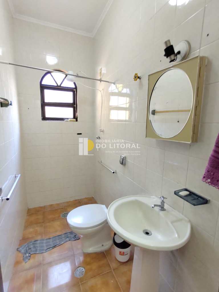 Casa em Mongaguá, no bairro Balneário Itaóca