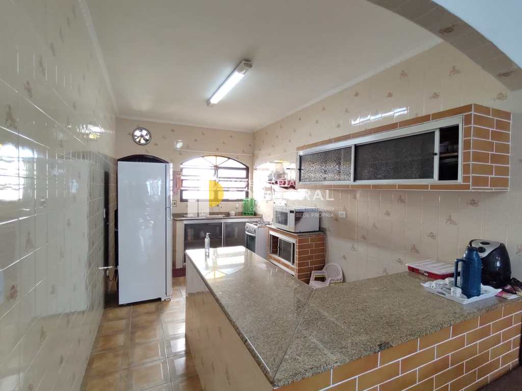Casa em Mongaguá, no bairro Balneário Itaóca