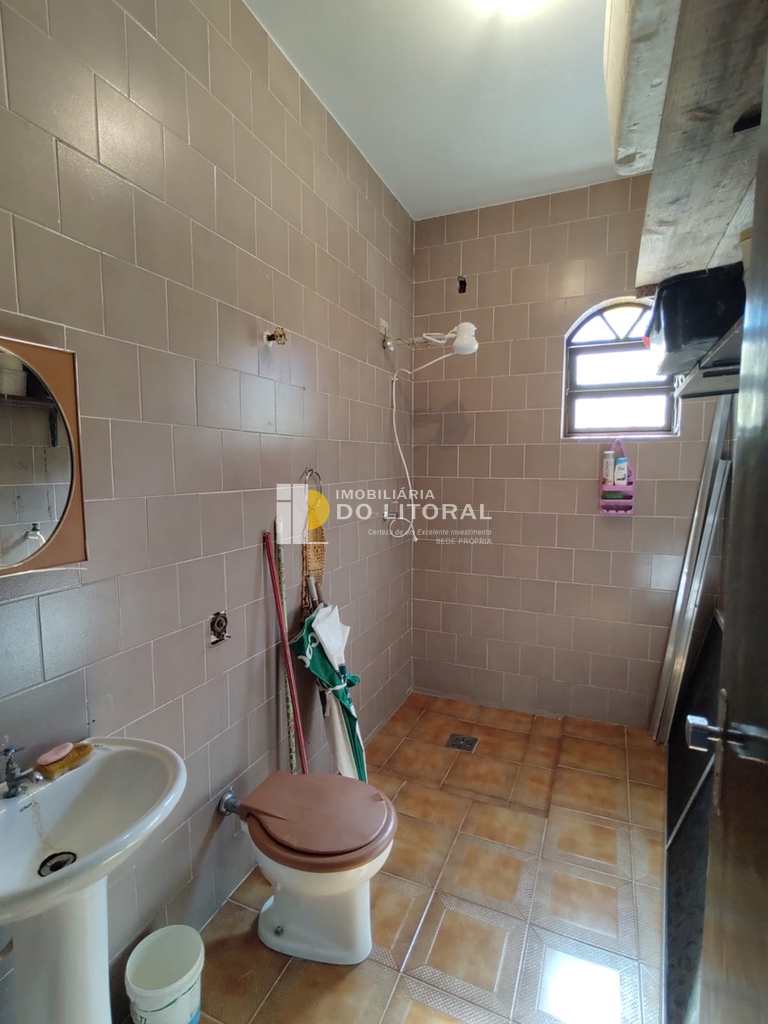 Casa em Mongaguá, no bairro Balneário Itaóca