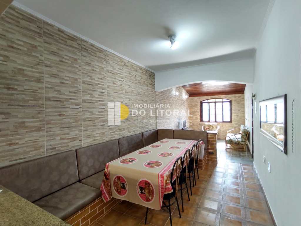 Casa em Mongaguá, no bairro Balneário Itaóca