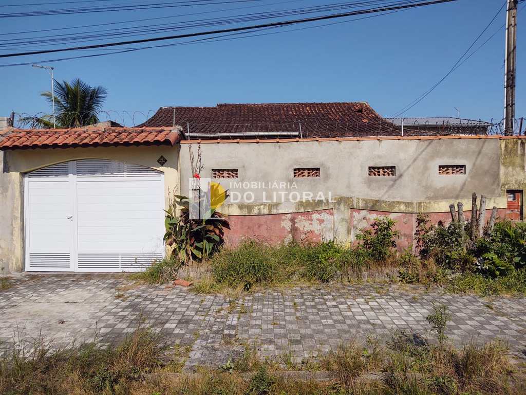 Casa em Mongaguá, no bairro Balneário Itaóca