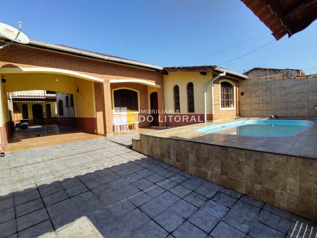 Casa em Mongaguá, no bairro Balneário Itaóca